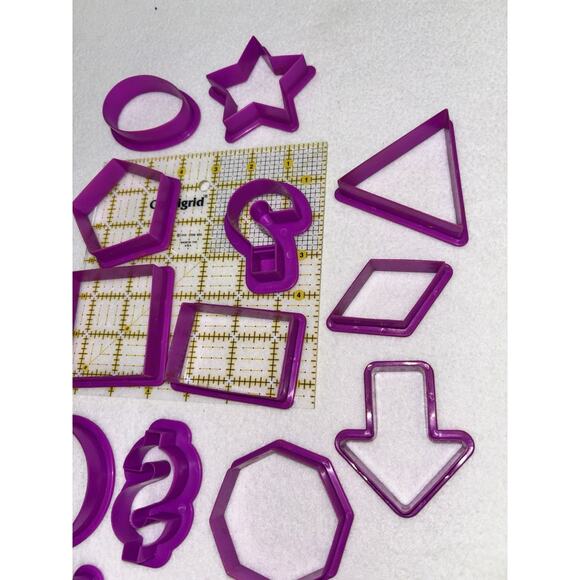 Lot of 15 Plastic Cookie Cutters Various Simple Shapes Square Star Triangle EUC - Picture 6 of 7